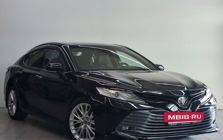Toyota Camry, 2019 год, 2 390 000 рублей, 3 фотография
