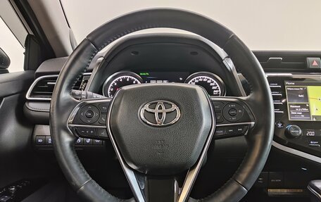 Toyota Camry, 2019 год, 2 390 000 рублей, 10 фотография