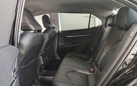 Toyota Camry, 2019 год, 2 390 000 рублей, 18 фотография