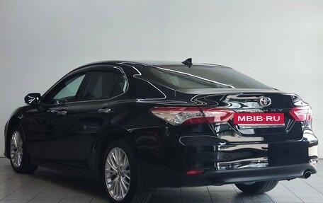 Toyota Camry, 2019 год, 2 390 000 рублей, 7 фотография