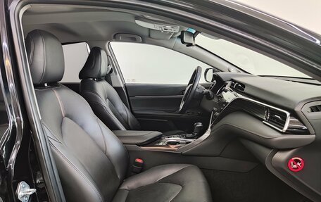 Toyota Camry, 2019 год, 2 390 000 рублей, 21 фотография