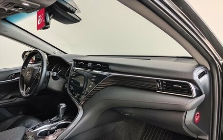 Toyota Camry, 2019 год, 2 390 000 рублей, 20 фотография