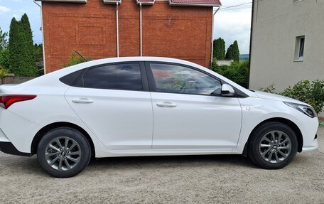 Hyundai Solaris II рестайлинг, 2021 год, 1 750 000 рублей, 3 фотография