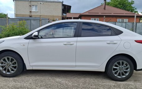 Hyundai Solaris II рестайлинг, 2021 год, 1 750 000 рублей, 2 фотография