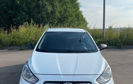 Hyundai Solaris II рестайлинг, 2014 год, 580 000 рублей, 2 фотография