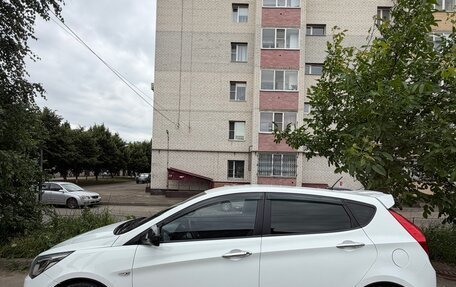 Hyundai Solaris II рестайлинг, 2015 год, 1 050 000 рублей, 1 фотография