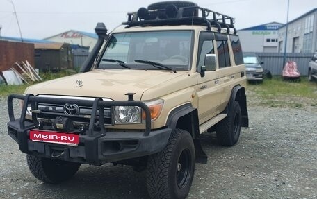 Toyota Land Cruiser 70, 2013 год, 5 300 000 рублей, 1 фотография