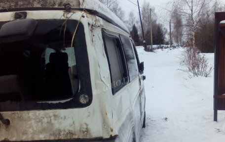 Mazda Bongo Friendee i рестайлинг, 1998 год, 150 000 рублей, 3 фотография