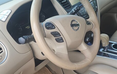 Nissan Pathfinder, 2014 год, 1 350 000 рублей, 10 фотография