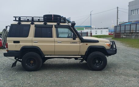Toyota Land Cruiser 70, 2013 год, 5 300 000 рублей, 3 фотография