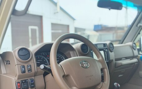 Toyota Land Cruiser 70, 2013 год, 5 300 000 рублей, 8 фотография