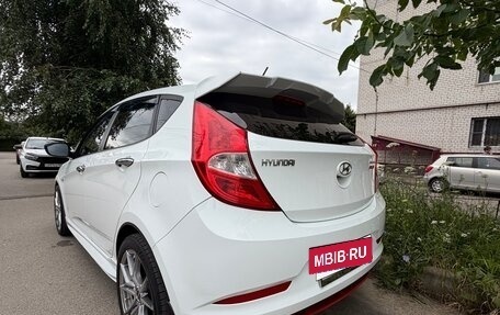 Hyundai Solaris II рестайлинг, 2015 год, 1 050 000 рублей, 4 фотография