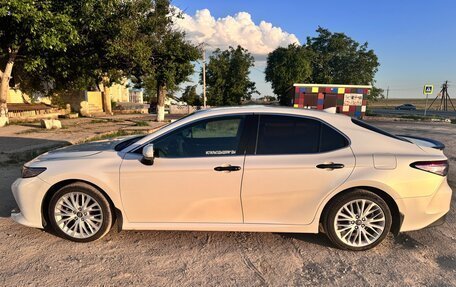 Toyota Camry, 2018 год, 2 280 000 рублей, 2 фотография