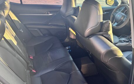Toyota Camry, 2018 год, 2 280 000 рублей, 9 фотография