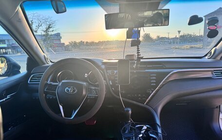 Toyota Camry, 2018 год, 2 280 000 рублей, 8 фотография