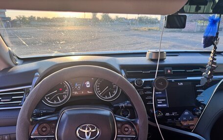 Toyota Camry, 2018 год, 2 280 000 рублей, 13 фотография