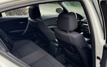 BMW 1 серия, 2011 год, 930 000 рублей, 20 фотография