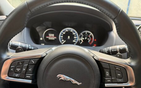 Jaguar XE I рестайлинг, 2018 год, 2 500 000 рублей, 13 фотография