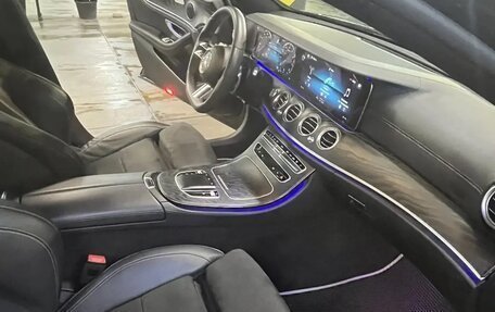 Mercedes-Benz E-Класс, 2021 год, 3 700 000 рублей, 20 фотография