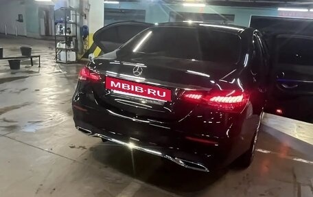 Mercedes-Benz E-Класс, 2021 год, 3 700 000 рублей, 4 фотография