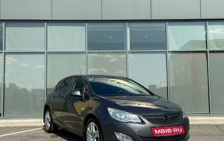 Opel Astra J, 2011 год, 579 000 рублей, 2 фотография