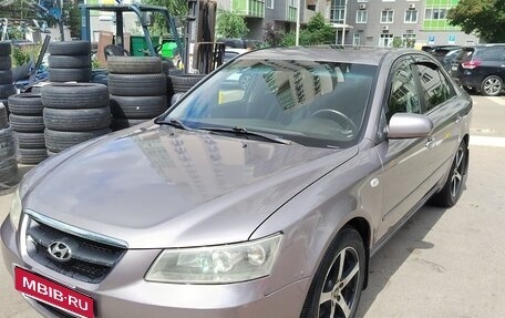 Hyundai Sonata VI, 2006 год, 590 000 рублей, 1 фотография