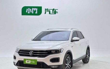 Volkswagen T-Roc I, 2022 год, 2 050 000 рублей, 1 фотография