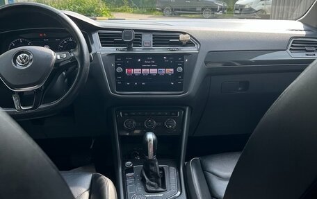 Volkswagen Tiguan II, 2018 год, 2 400 000 рублей, 4 фотография