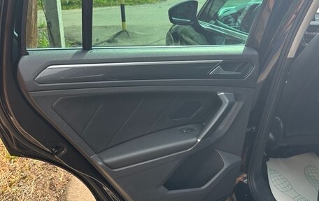 Volkswagen Tiguan II, 2018 год, 2 400 000 рублей, 8 фотография