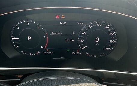 Volkswagen Tiguan II, 2018 год, 2 400 000 рублей, 5 фотография