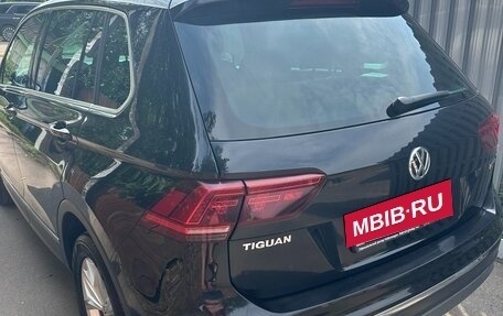 Volkswagen Tiguan II, 2018 год, 2 400 000 рублей, 2 фотография