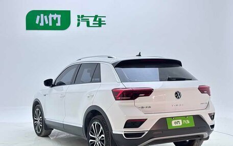 Volkswagen T-Roc I, 2022 год, 2 050 000 рублей, 6 фотография