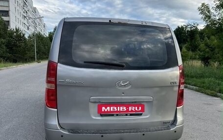 Hyundai Grand Starex Grand Starex I рестайлинг 2, 2011 год, 740 000 рублей, 3 фотография