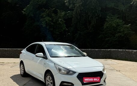 Hyundai Solaris II рестайлинг, 2018 год, 850 000 рублей, 1 фотография