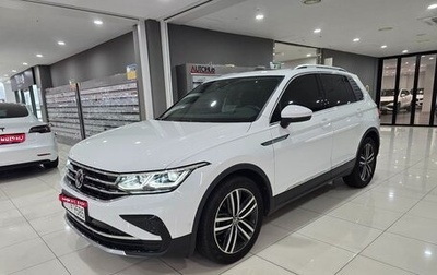 Volkswagen Tiguan II, 2022 год, 4 167 000 рублей, 1 фотография