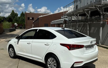 Hyundai Solaris II рестайлинг, 2018 год, 850 000 рублей, 3 фотография