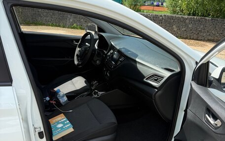 Hyundai Solaris II рестайлинг, 2018 год, 850 000 рублей, 14 фотография