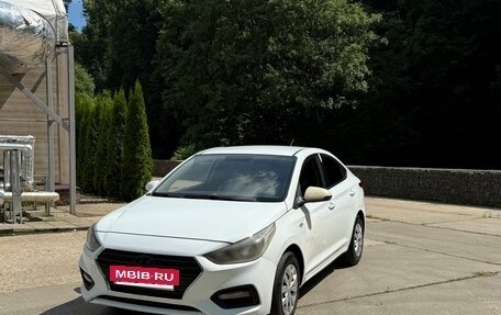 Hyundai Solaris II рестайлинг, 2018 год, 850 000 рублей, 2 фотография