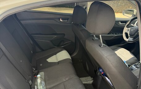 Hyundai Solaris II рестайлинг, 2018 год, 850 000 рублей, 16 фотография