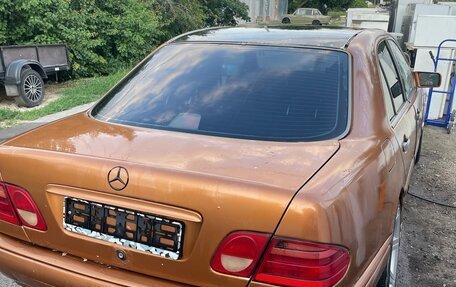 Mercedes-Benz E-Класс, 1995 год, 216 650 рублей, 4 фотография