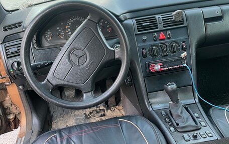 Mercedes-Benz E-Класс, 1995 год, 216 650 рублей, 6 фотография