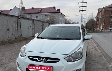 Hyundai Solaris II рестайлинг, 2012 год, 750 000 рублей, 3 фотография
