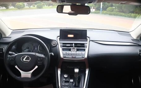 Lexus NX I, 2018 год, 2 350 000 рублей, 3 фотография