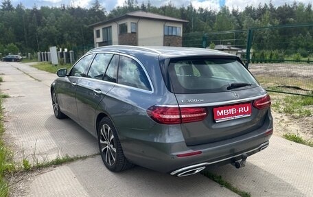 Mercedes-Benz E-Класс, 2021 год, 4 800 000 рублей, 1 фотография