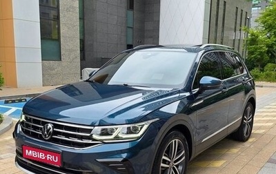 Volkswagen Tiguan II, 2023 год, 4 000 000 рублей, 1 фотография