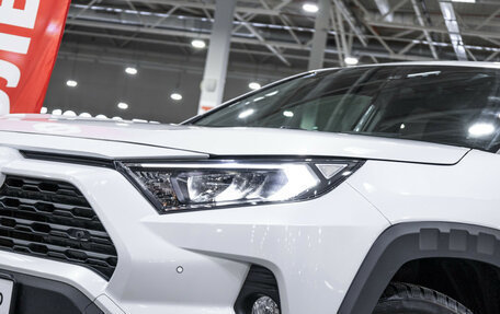 Toyota RAV4, 2022 год, 3 499 000 рублей, 2 фотография