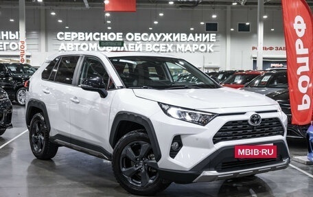 Toyota RAV4, 2022 год, 3 499 000 рублей, 9 фотография