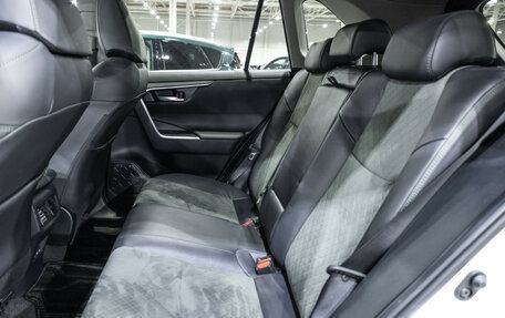 Toyota RAV4, 2022 год, 3 499 000 рублей, 23 фотография