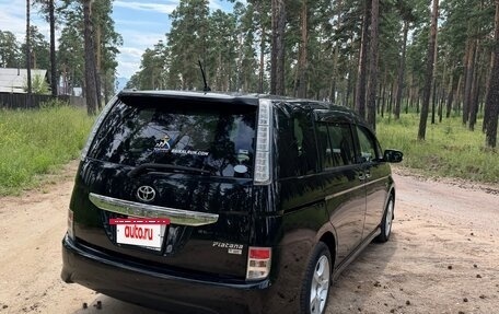 Toyota ISis I, 2012 год, 1 250 000 рублей, 4 фотография