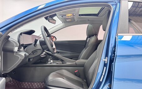 Hyundai Elantra, 2023 год, 1 650 000 рублей, 10 фотография